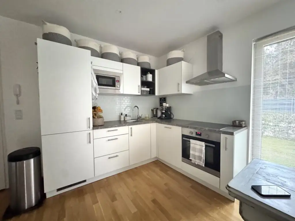 Hofseitiger Gartentraum mit großzügiger Außenfläche - in 10 Minuten beim Donauzentrum - Verfügbar ab 03/2026