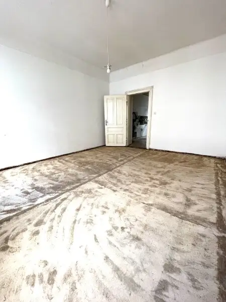 Garçonnière mit Potential, zum Renovieren! 17. Bezirk mit Grünblick!