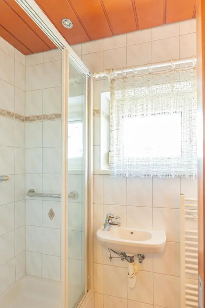 kleines Bad/WC / 1. OG