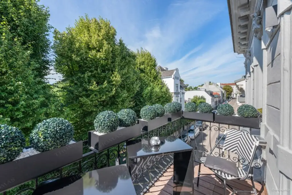 Luxuriöse, komplett möblierte Designerwohnung mit Balkon in Bestlage Döbling – barrierefrei & bezugsfertig