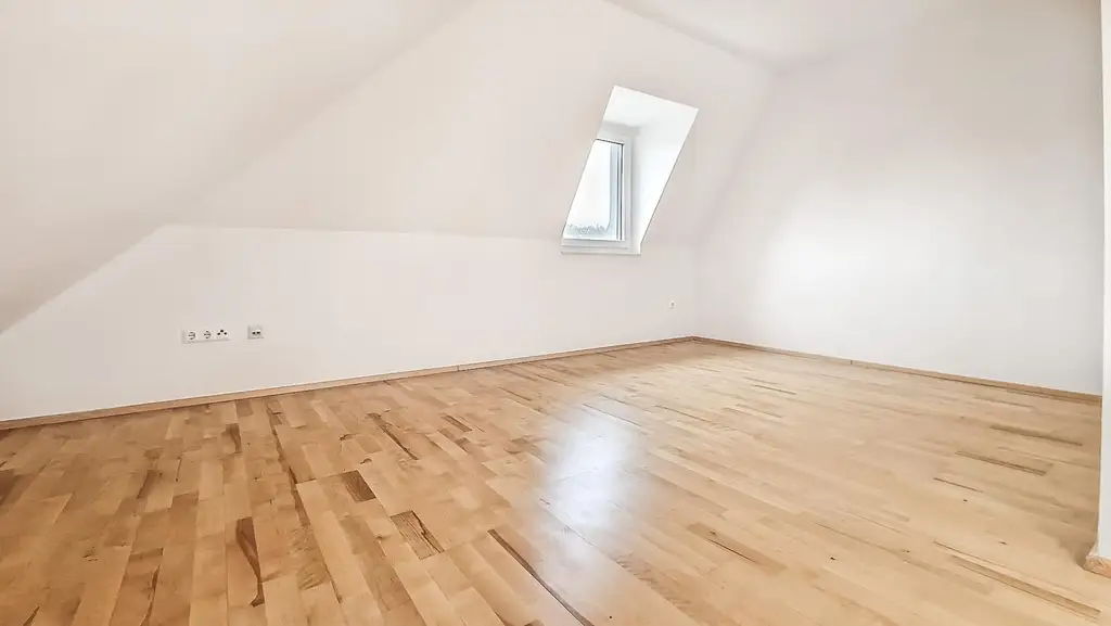 Niedrigenergie-Doppelhaushälfte in Mauer. 5 Zimmer, Terrasse, Garten und Autostellplatz