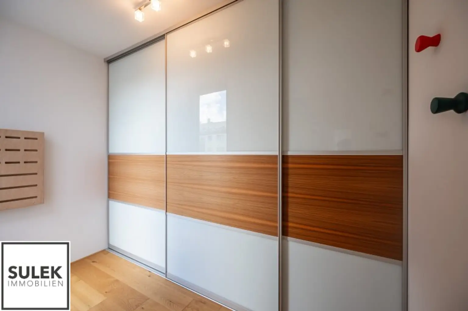 Einzigartige DG-Wohnung mit Loft-Charakter und Terrassen (rd. 165m²) inkl. atemberaubendem Fernblick
