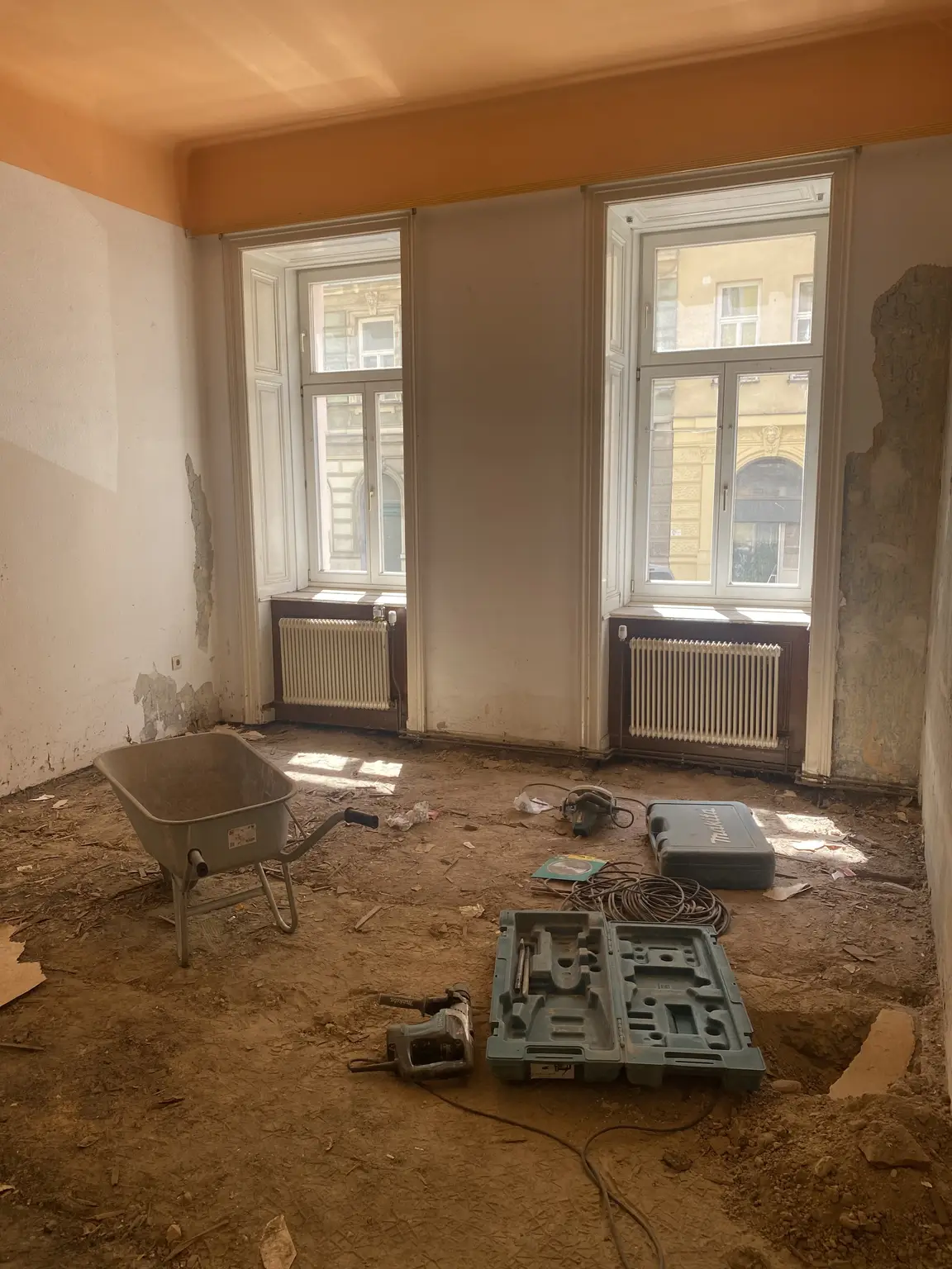 Neu saniertes 71m² Altbauarpartment 3 Zimmer in Toplage 1090 Wien !