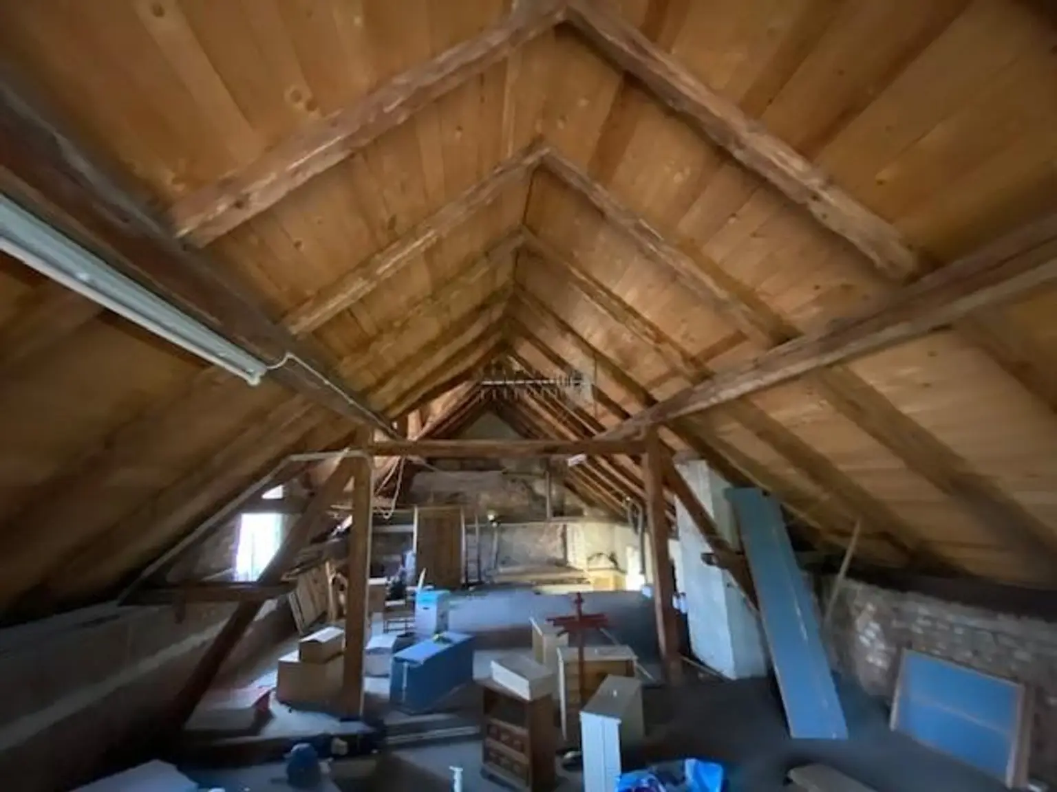 Dachgeschoß Wohnhaus ausbaubar Bild 2