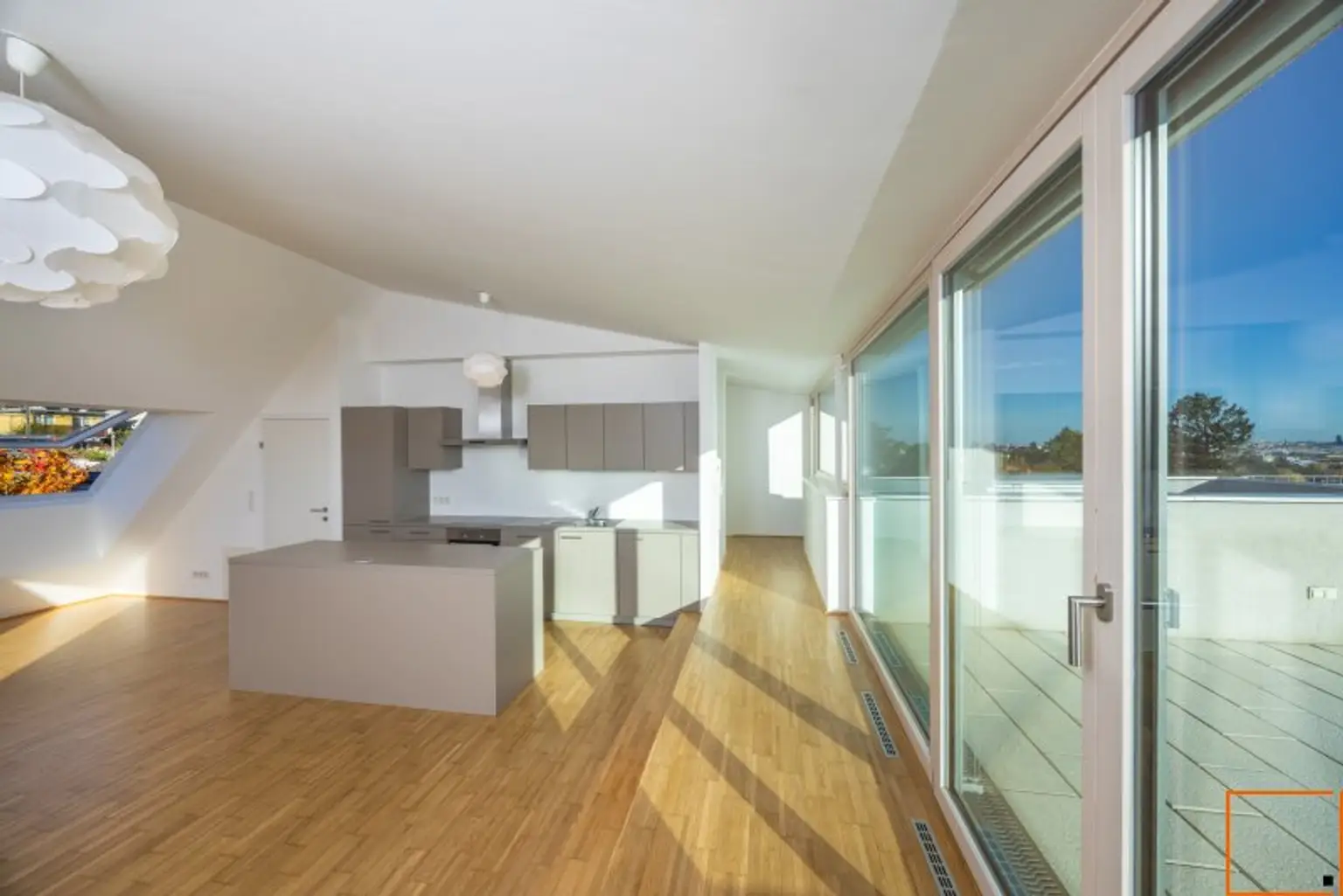 Dachterrassen-Maisonette mit 3 Schlafzimmern und sensationellem Weitblick