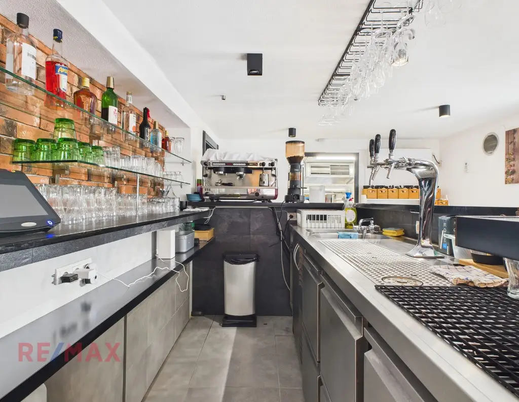 Zinshaus mit Pizzeria und bebaubarer Grundstücksreserve - Alles an einem Standort