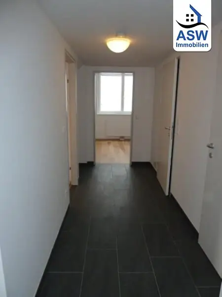 Moderne 3-Zimmerwohnung mit offener Schlafgalerie in U-Bahn-Nähe