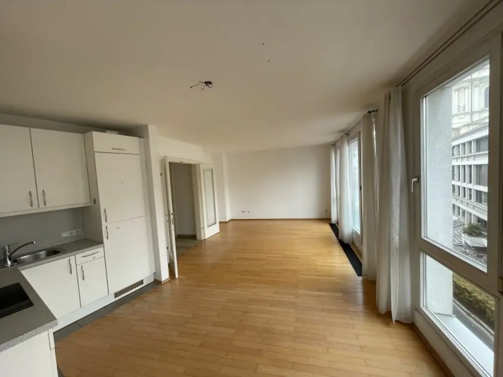 MODERNE 3-ZIMMER-WOHNUNG BEIM KARLSPLATZ - RUHELAGE!