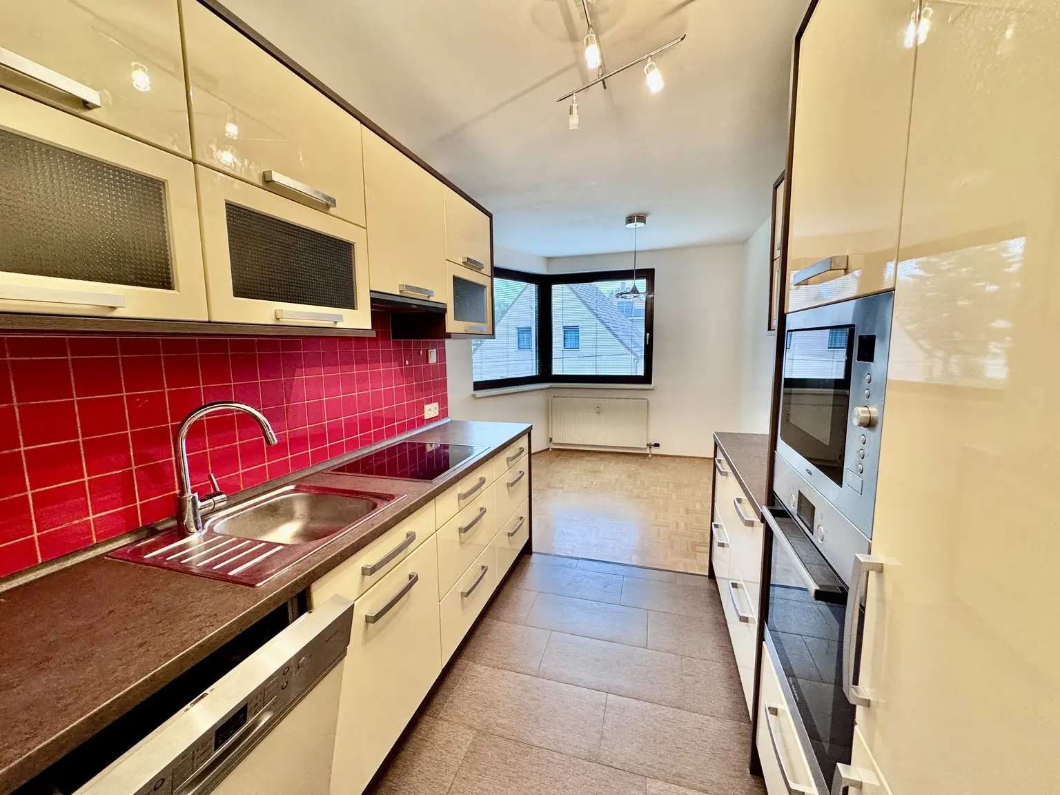 3 ZIMMER NEUBAUWOHNUNG MIT LOGGIA IN GRÜNRUHELAGE