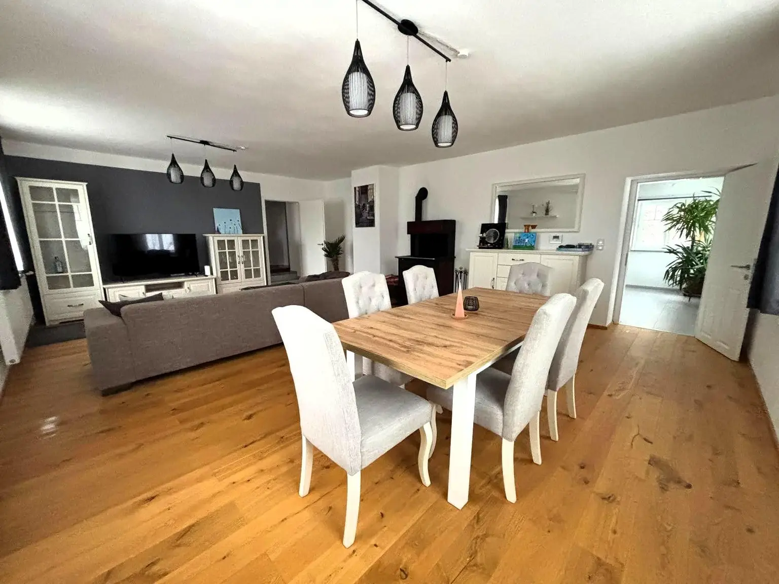 geräumiges Ess/Wohnzimmer