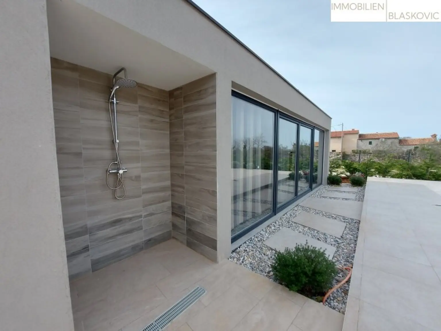 Sehr geräumige Villa mit Swimmingpool