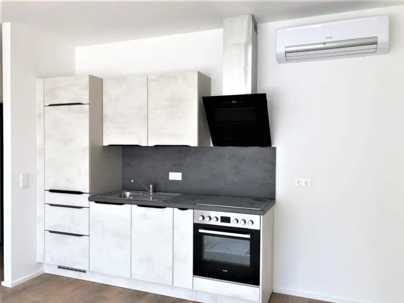 [06703] Zentral gelegene Wohnung mit Süd Loggia/Garage möglich/Plankeng. 2/T31