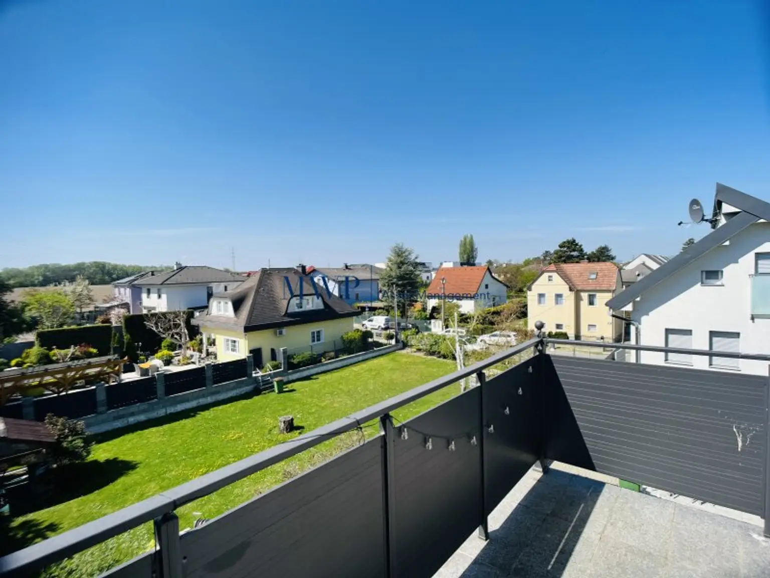 Freistehendes Einfamilienhaus mit 6-Zimmern plus Keller in Esslinger Ruhelage – diskret gelegen auf Eigengrund