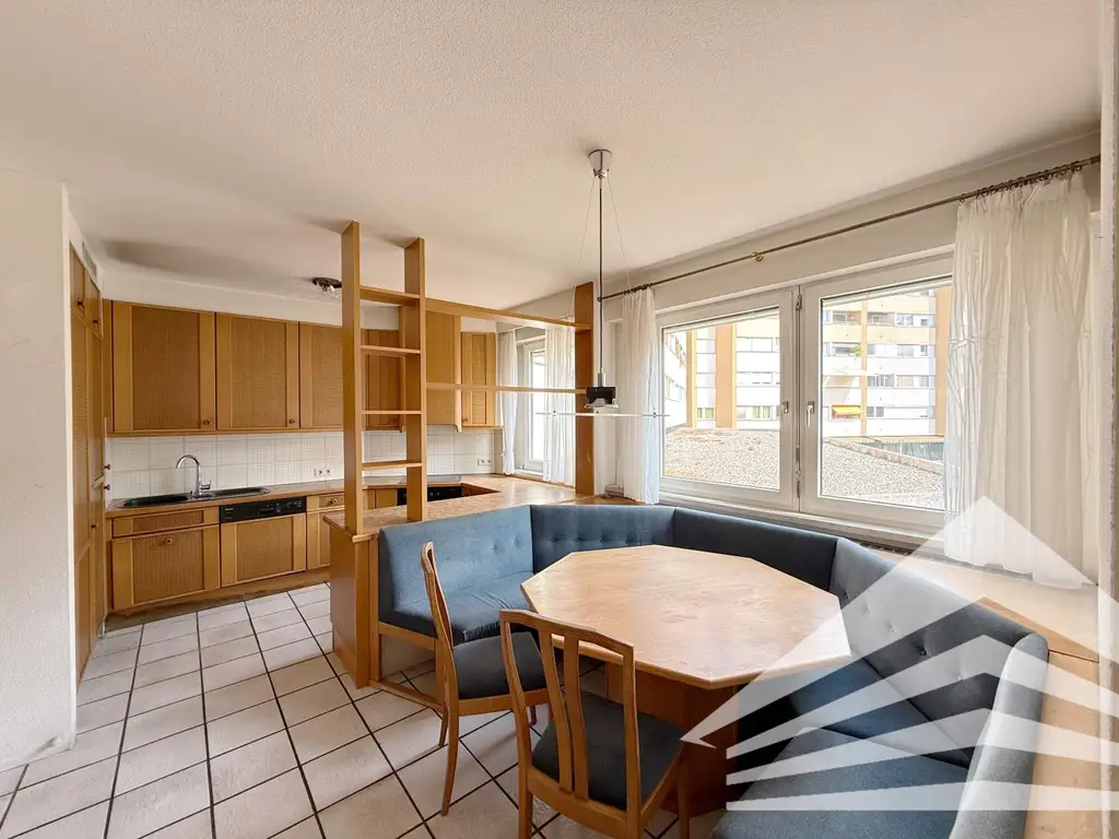Sanierungsbedürftige 4,5 Zimmerwohnung mit 118 m² in Dornach - TG inklusive!