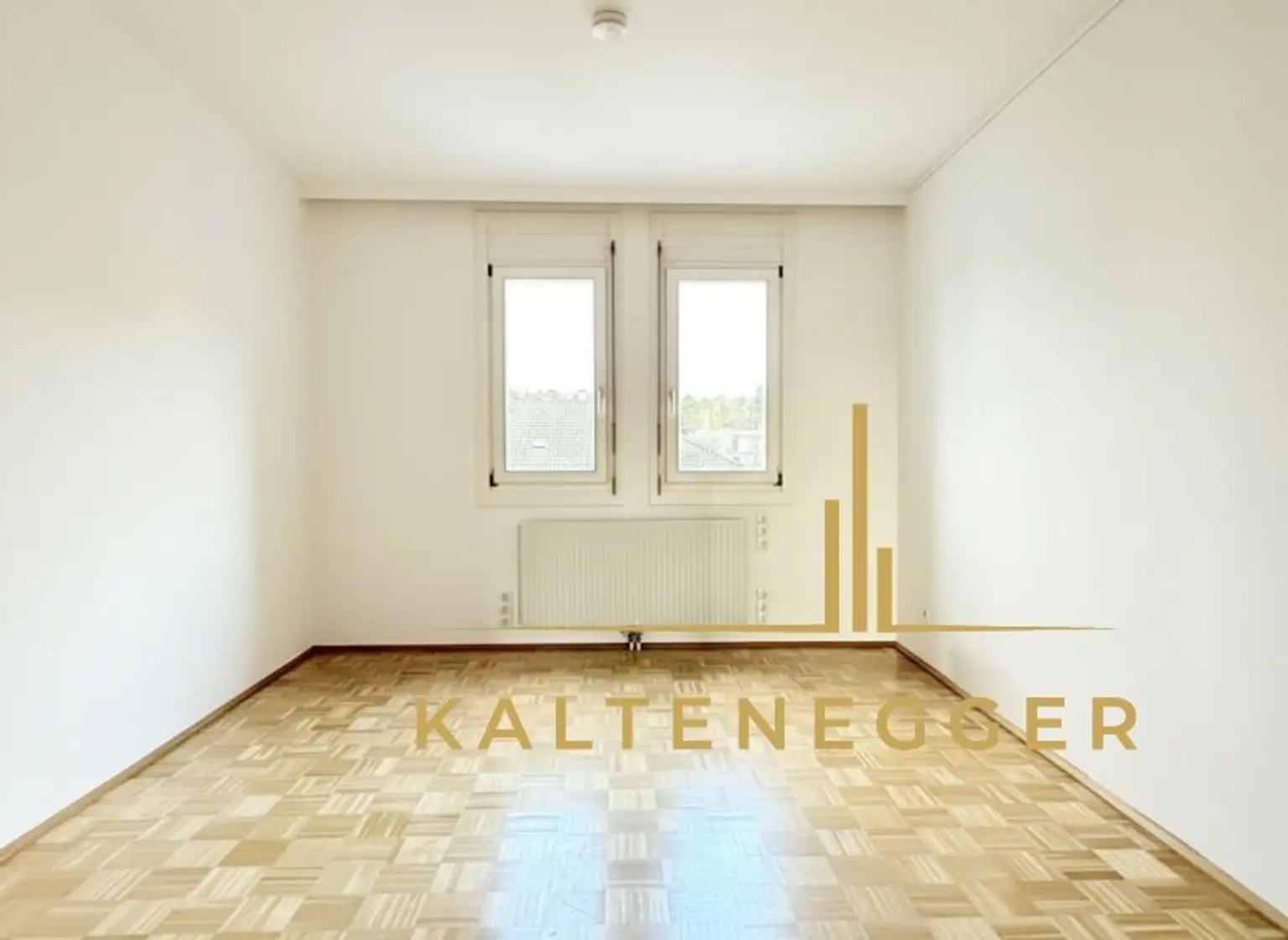 Einziges Zimmer der Wohnung zur Straße hin 16,57 m²