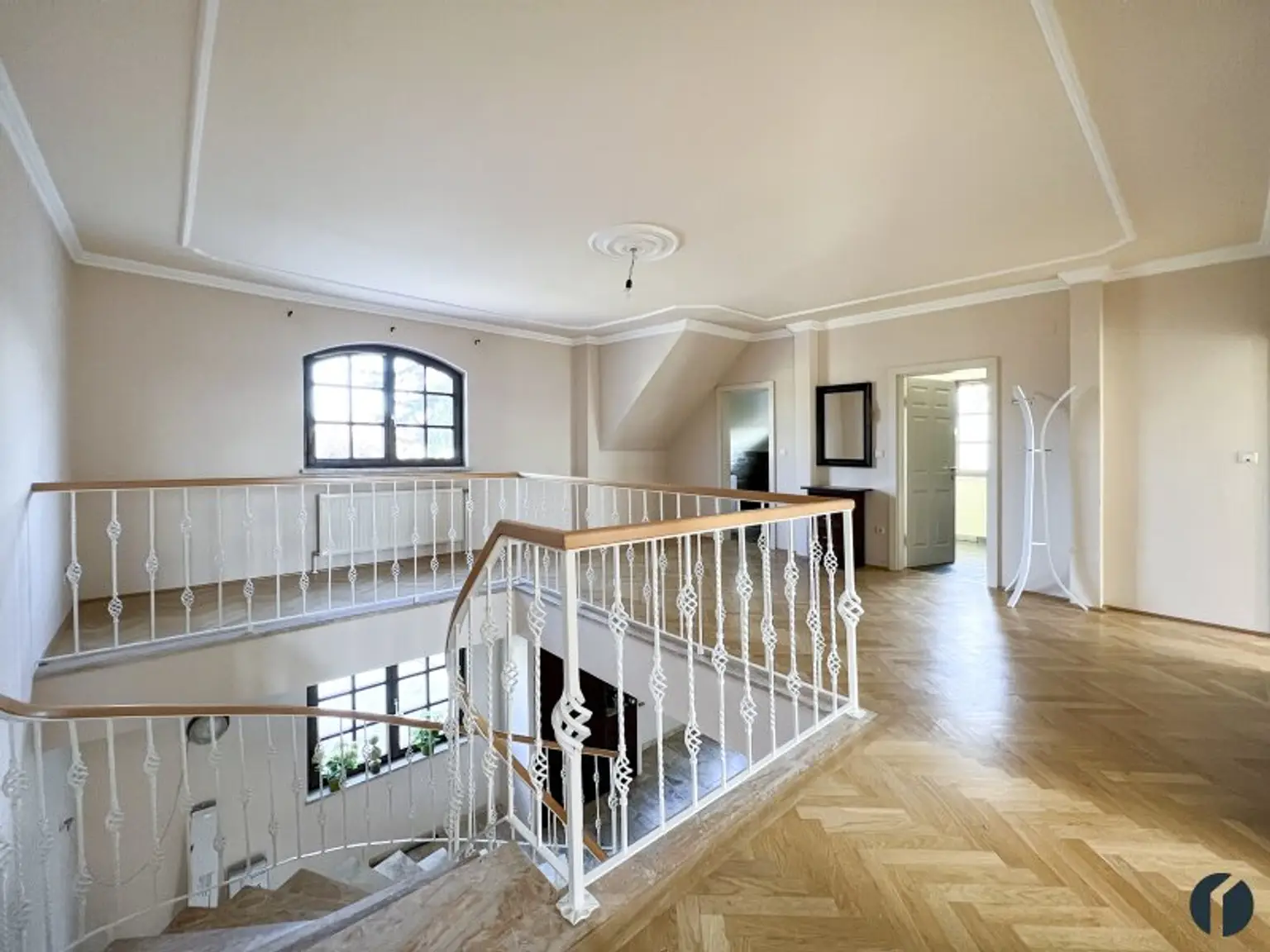 Elegantes Einfamilienhaus in Zeiselmauer mit Garten, Garage und Wellnessbereich