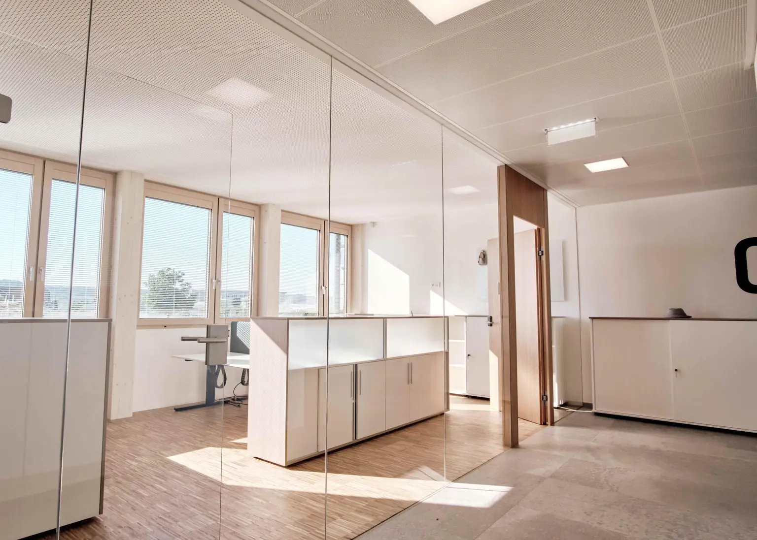 HI TECH BETRIEBSGEBÄUDE