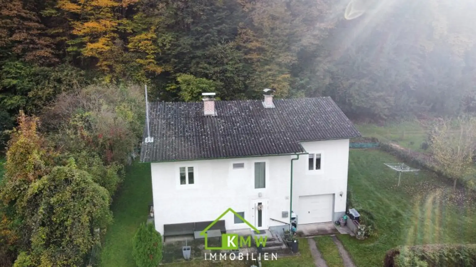 NEU AM MARKT: Wohnhaus am Waldrand