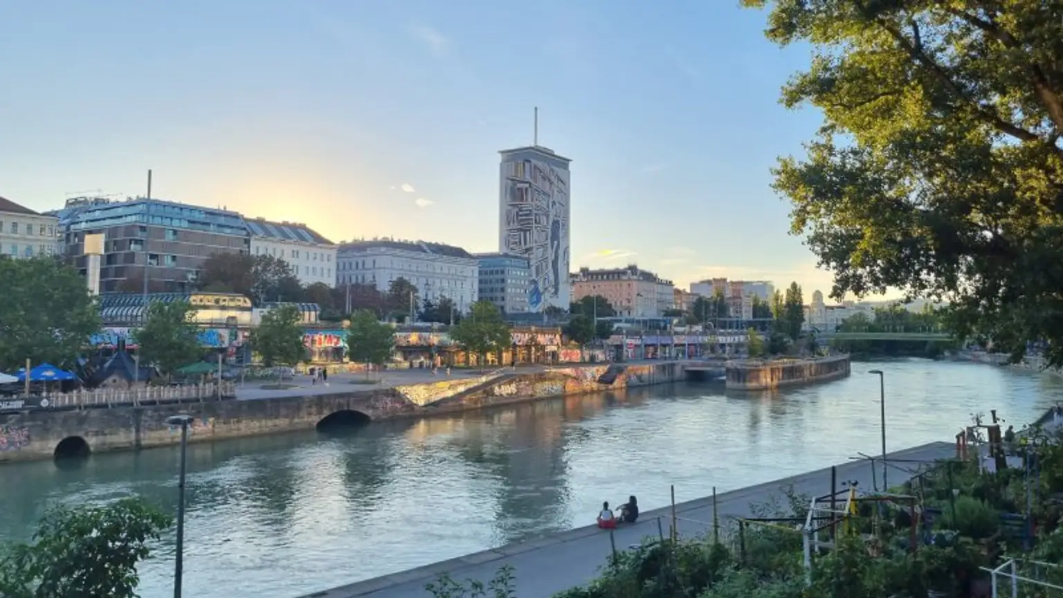Einmalige Chance - 3-Zimmer-Wohnung im Karmeliterviertel mit freiem Mietzins