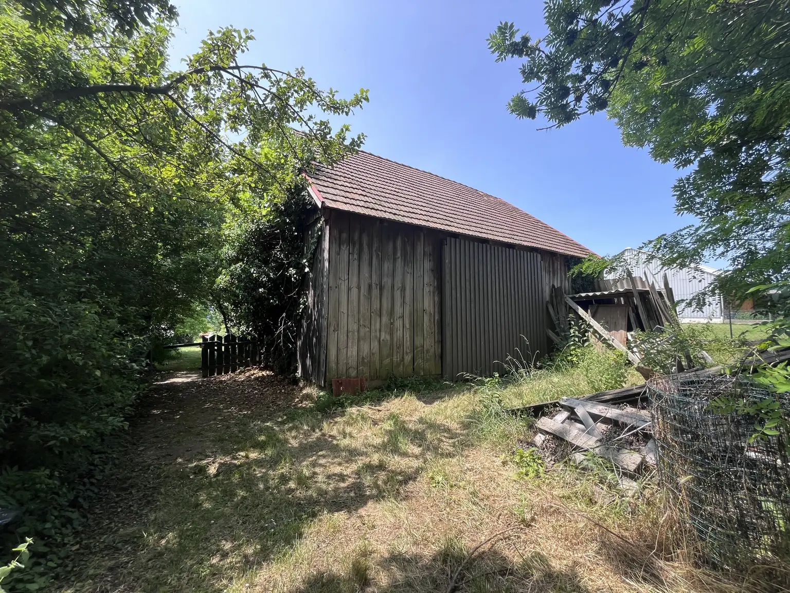 Grundstück mit Altbestand