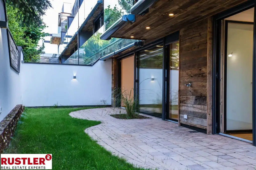 Gartenwohnung mit perfekter Tageslichtlage und separatem Bereich für flexible Nutzung