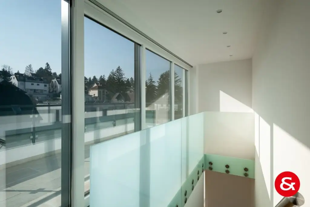 Modernes, klar gestaltetes Einfamilienhaus mit viel Platz und Technik!