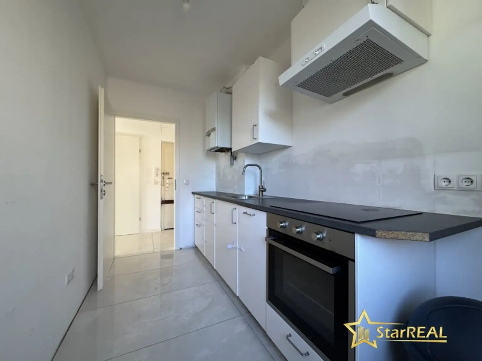 4 ZIMMER WOHNUNG IN 1130 WIEN! RENOVIERTER ZUSTAND. GEMEINSCHAFTSGARTEN.