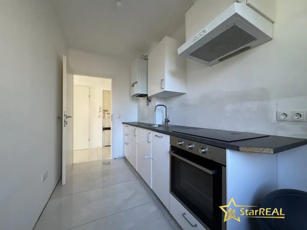 4 ZIMMER WOHNUNG IN 1130 WIEN! RENOVIERTER ZUSTAND. GEMEINSCHAFTSGARTEN.