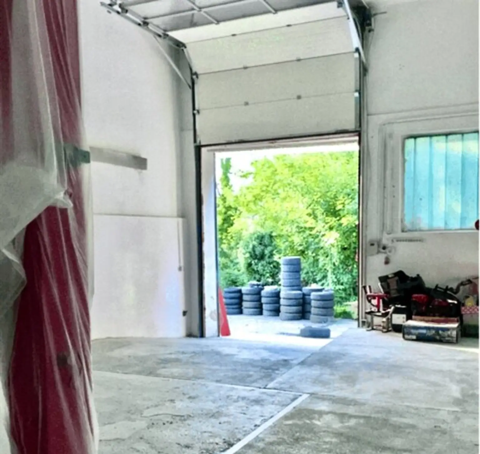HOBBY-HALLE - ATELIER - LAGER mit Starkstrom- Anschlüsse in MOOSBRUNN !