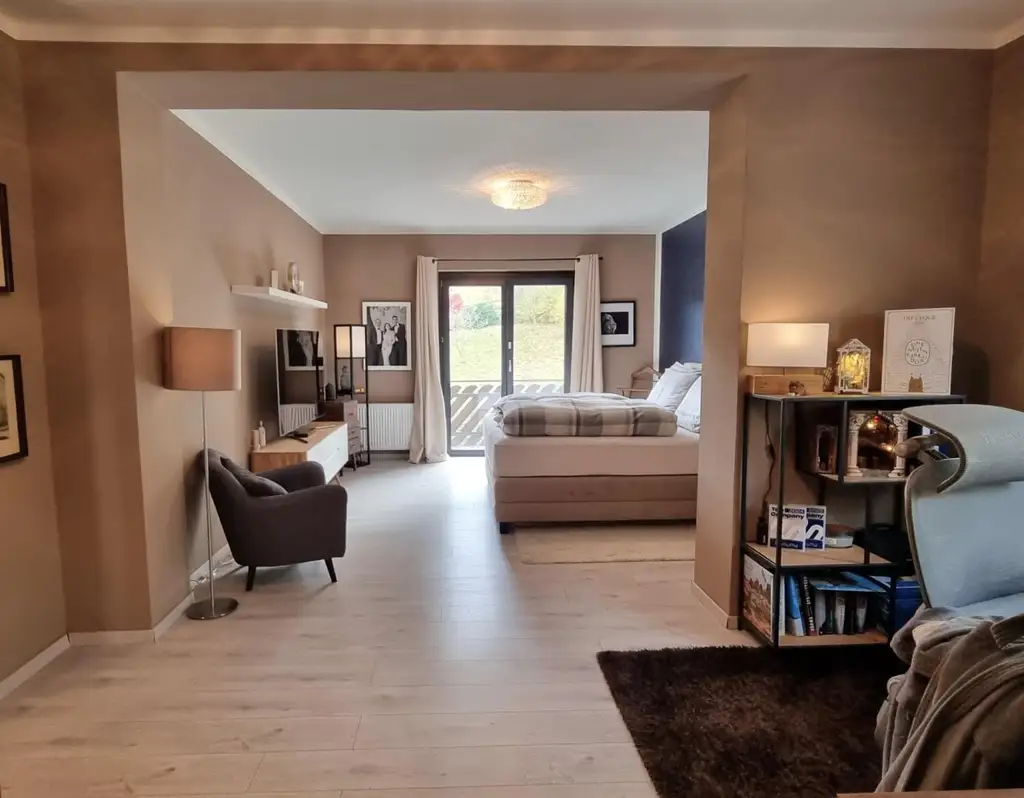 FAMILIENDOMIZIL MIT SCHWIMMTEICH