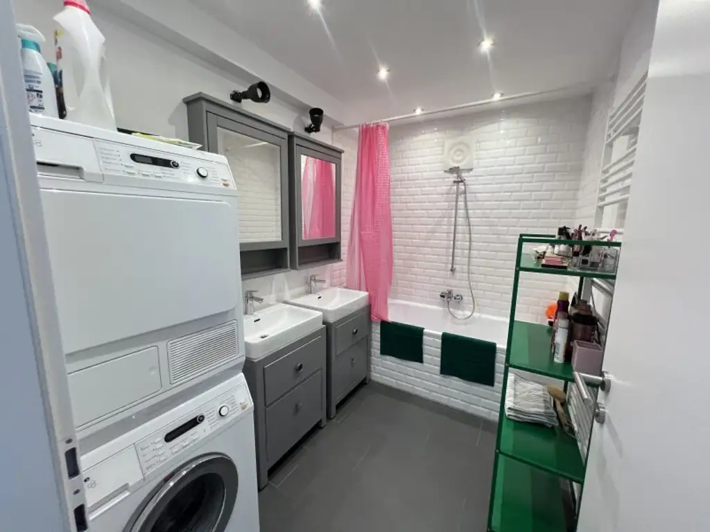 Perfekte Kombination! 3 Zi. im Altbau mit Balkon & Garage im 2.Bez.