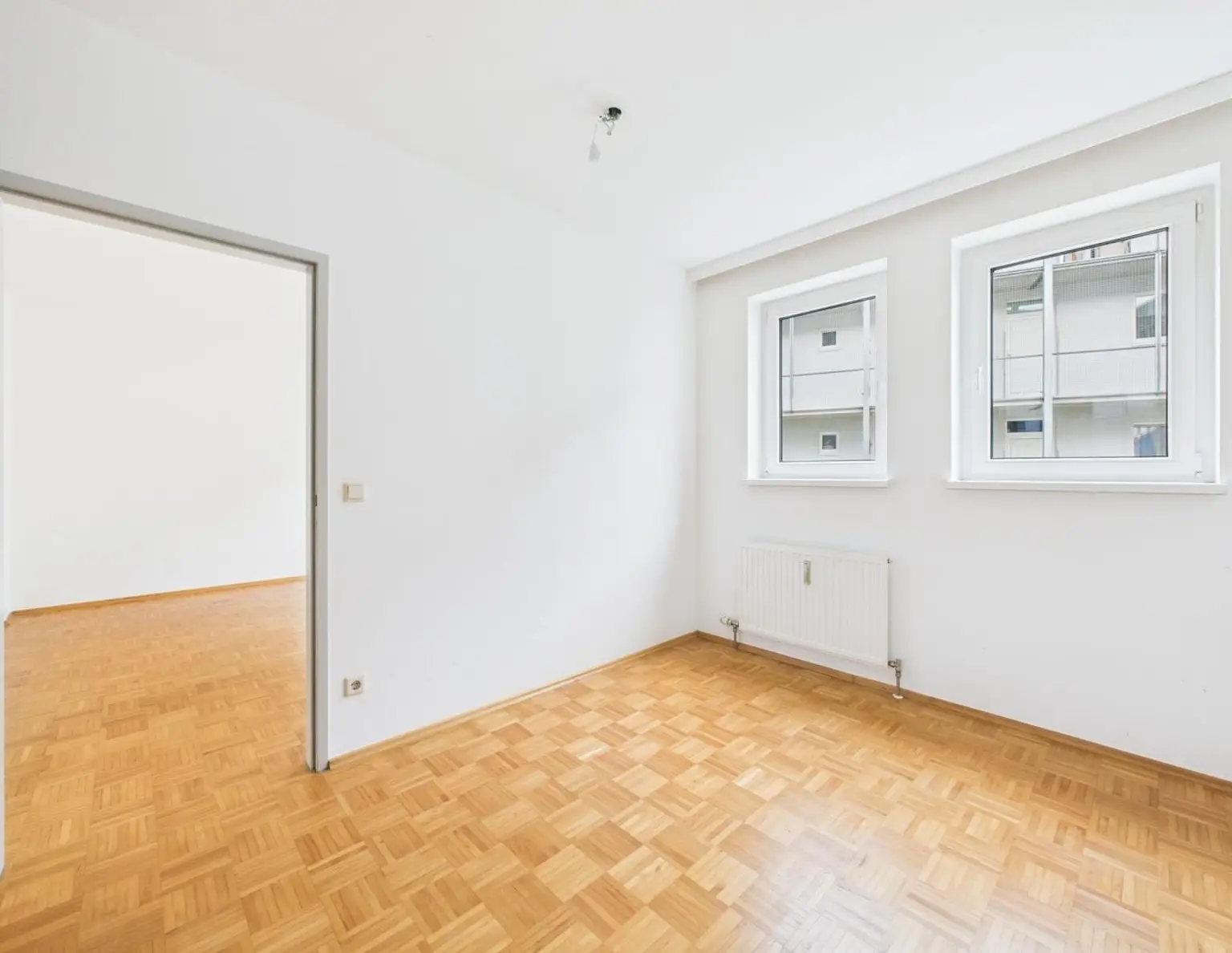 LINZ / URFAHR (PLESCHING): Perfekt aufgeteilte WOHNUNG mit ca. 44,4 m² Wohnfläche + Eigengarten ca. 28,7 m²