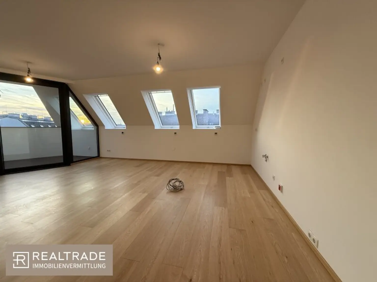 !!! NEU !!! Erstbezug DG-Wohnungen nähe Heinestraße