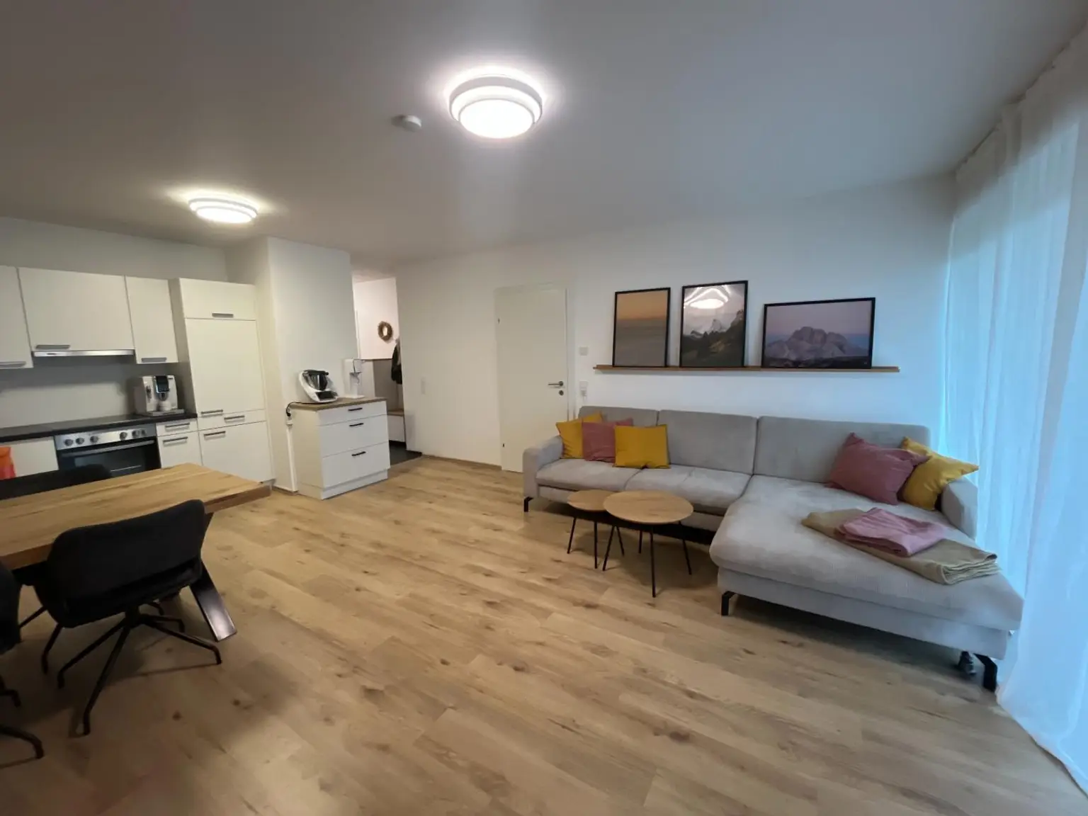 Zentrumsnahe 3-Zimmer-Wohnung mit Küche und 2 Tiefgaragenplätzen!