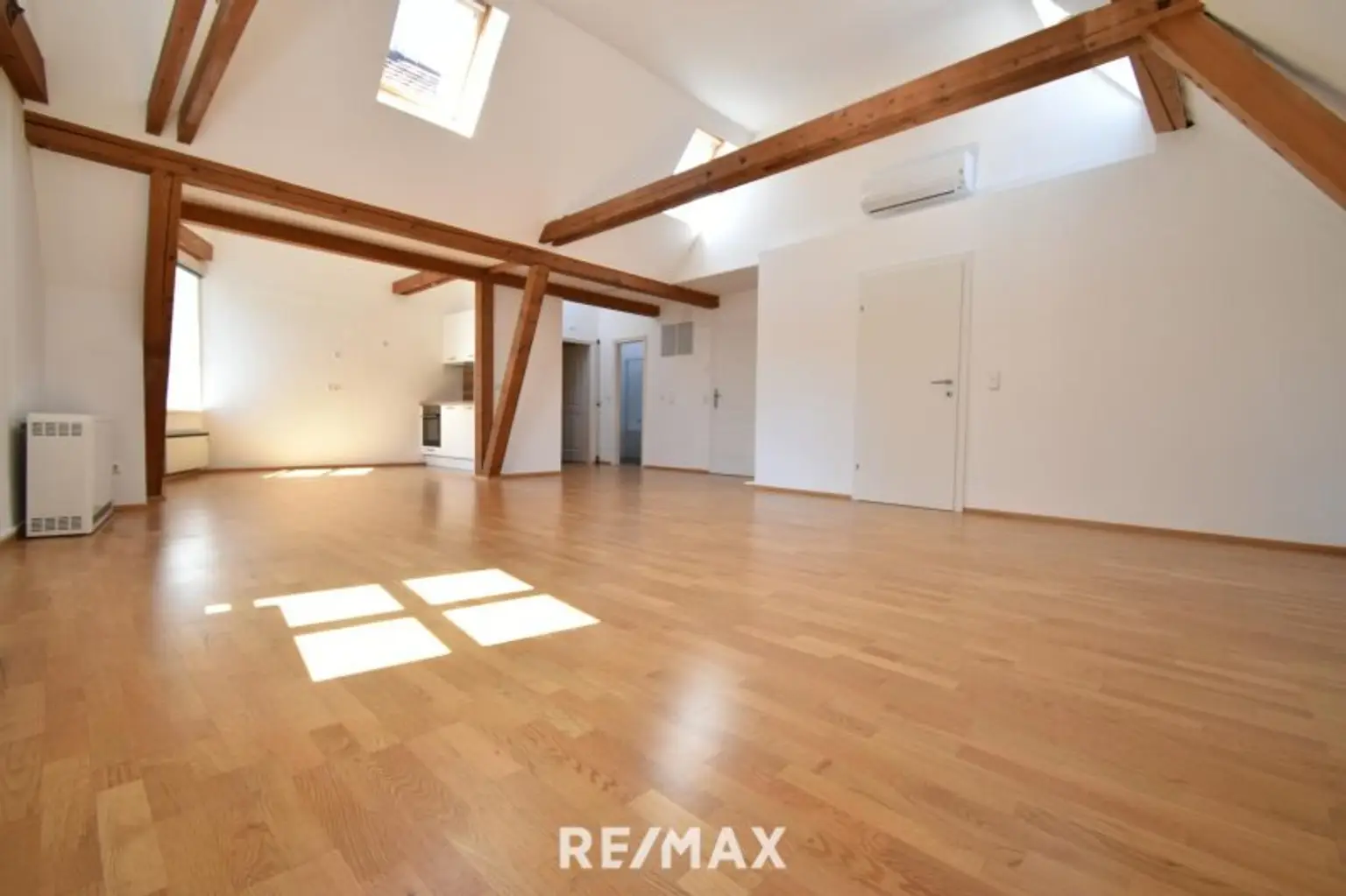 Wohn- und Essbereich 1