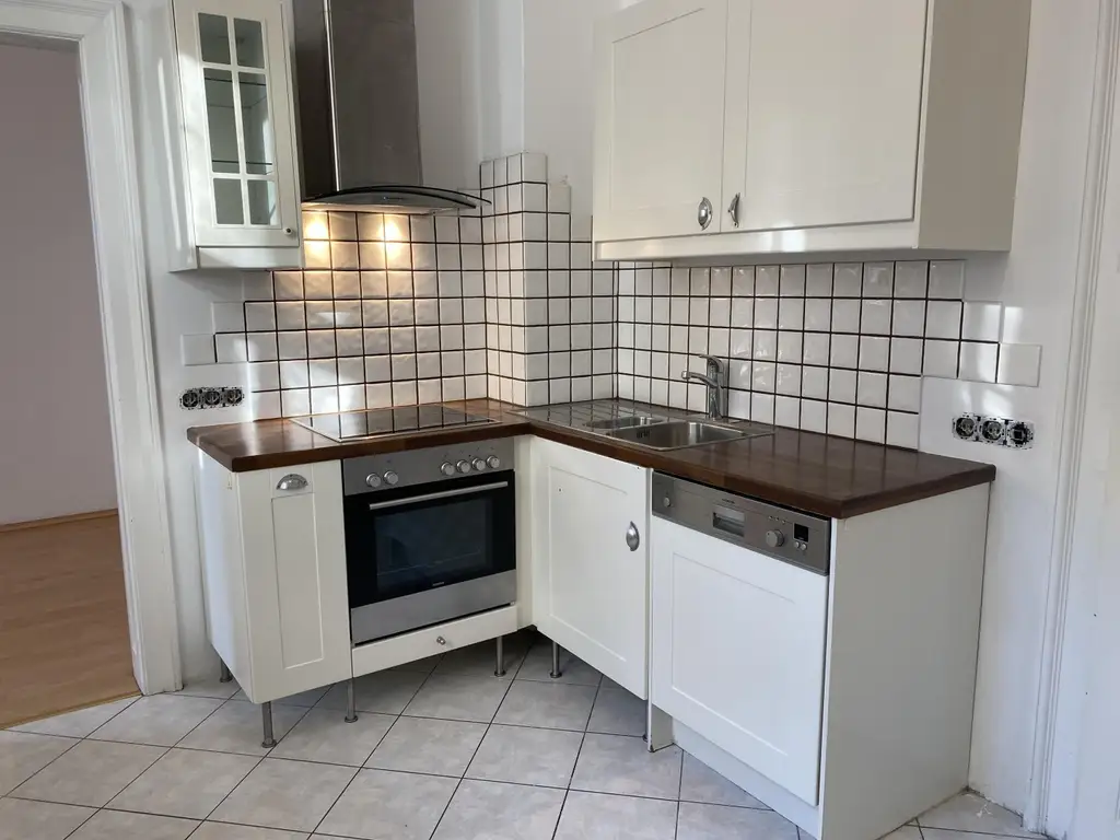 "Jahrhundertwende-Nähe Belvedere"