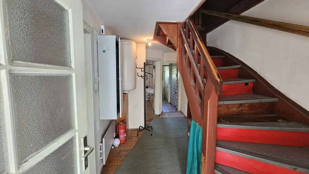 Mehrfamilienhaus mit schönem Grundstück. Zu Fuß zur Therme und zum Skilift - Bad Kleinkirchheim.