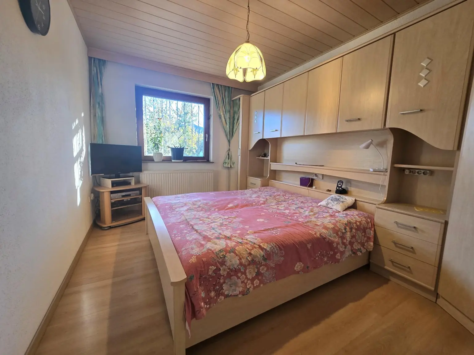 "Einfamilienhaus mit Potenzial und großem Garten – Theresienfeld "