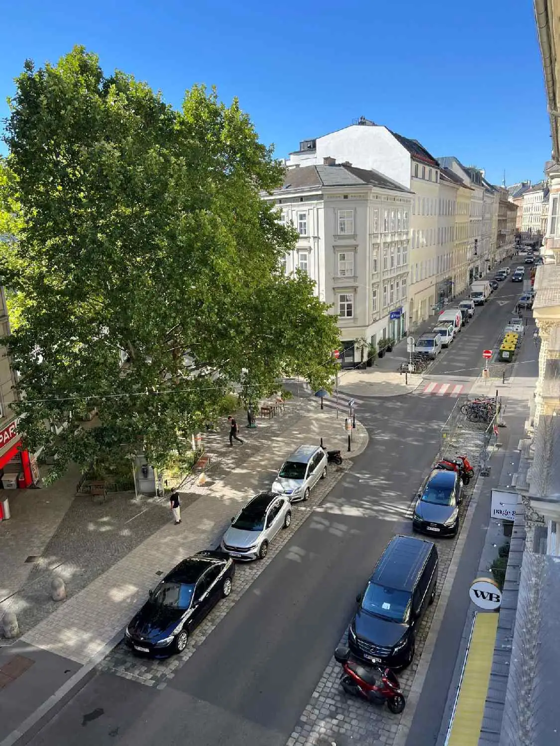 Wunderschöner Altbau zwischen Schlossquadrat und Naschmarkt