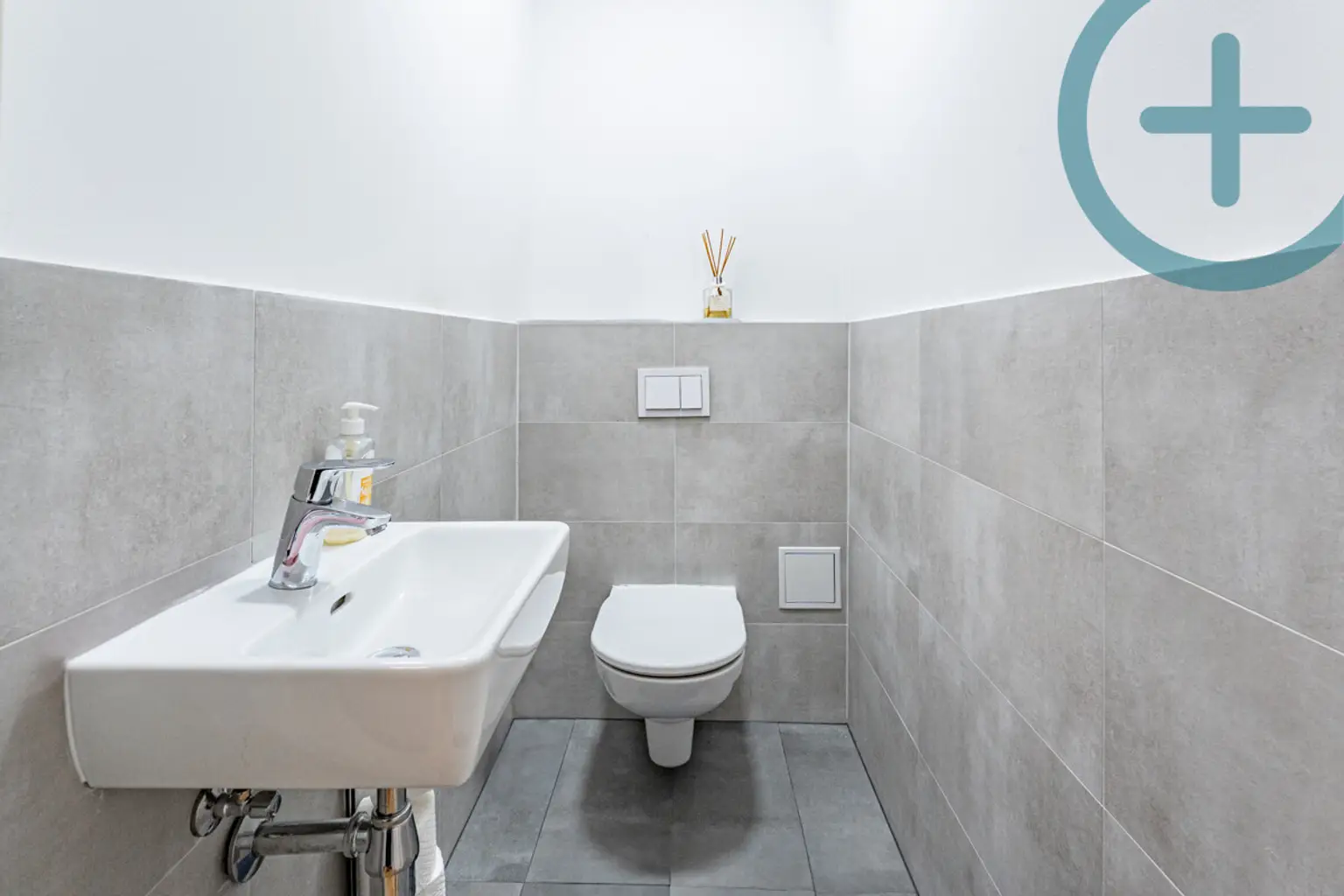 unbefristet vermietetes 1-Zimmer-Altbauatelier