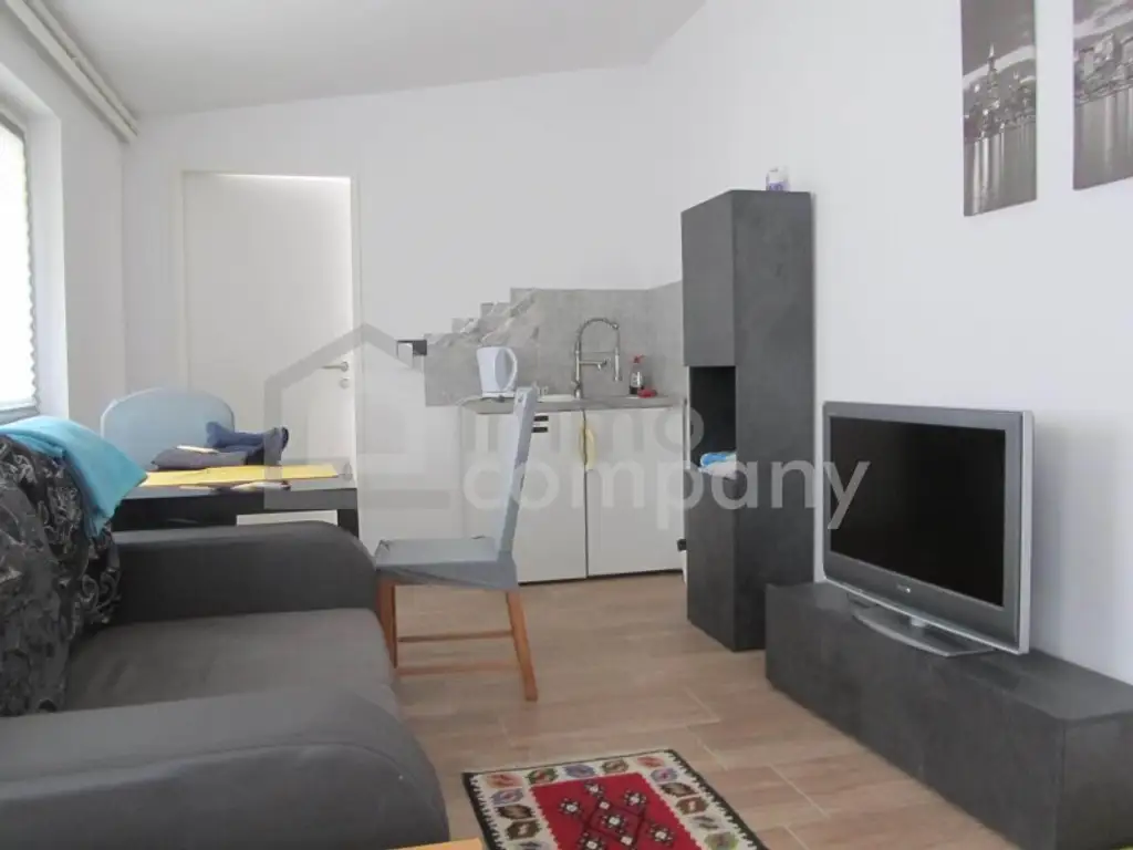 NEUER PREIS !! - Für ANLEGER: HOHE RENDITE !! Modernisiert, sehr ruhig !