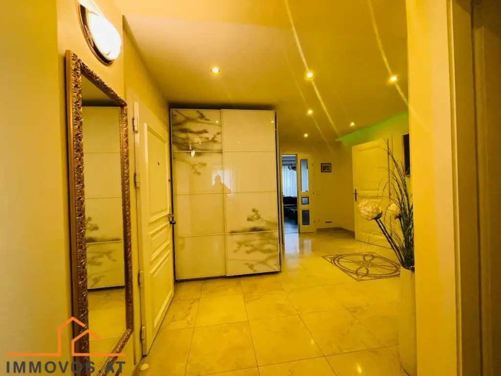 *PERFEKTE RAUMPLANUNG - GROSSE WOHNUNG ZUM WOHLFÜHLEN mit GRÜNBLICK*