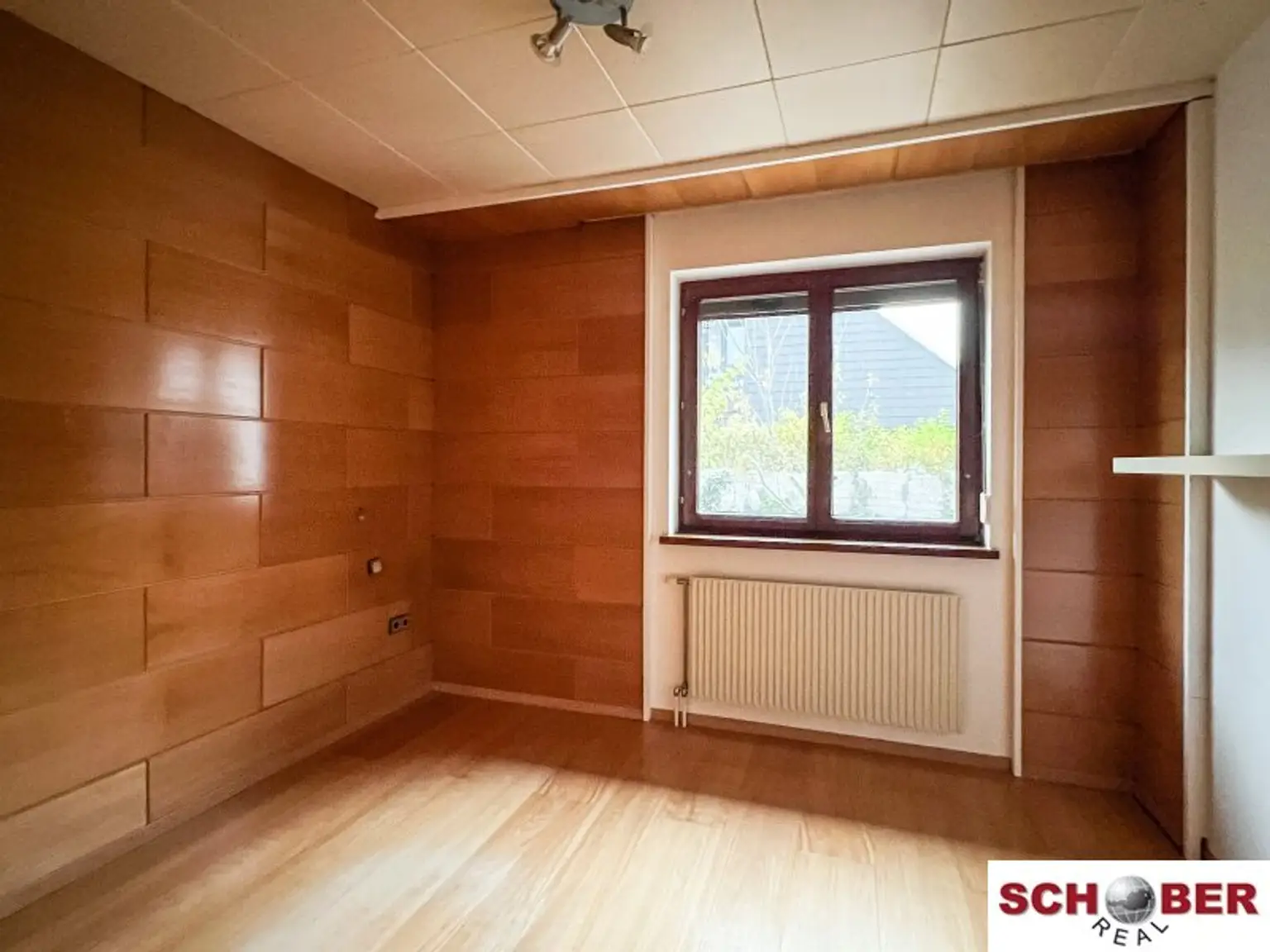 Nahe Stadtgrenze Baden - Doppelhaushälfte mit Renovierungsbedarf