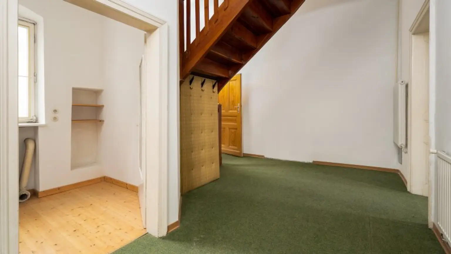 Sanierungsbedürftiges Ein / Zweifamilienhaus in Kerngebiet von Gänserndorf