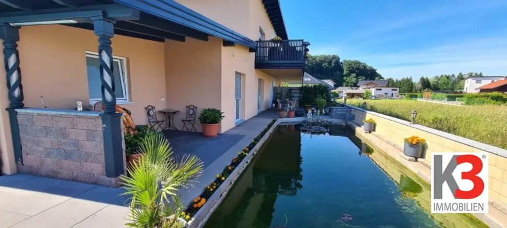 K3 präsentiert Wohnung mit Pool, Teich, Einliegerwohnung und Doppelcarport in absoluter Ruhelage
