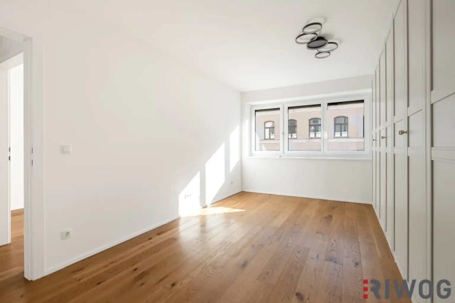 3 ZIMMER NEUBAUWOHNUNG MIT BALKON II 4. LIFTSTOCK II CA. 40 m² WOHNKÜCHE II NÄHE SIEBENBRUNNENPLATZ II SOFORT BEZIEHBAR