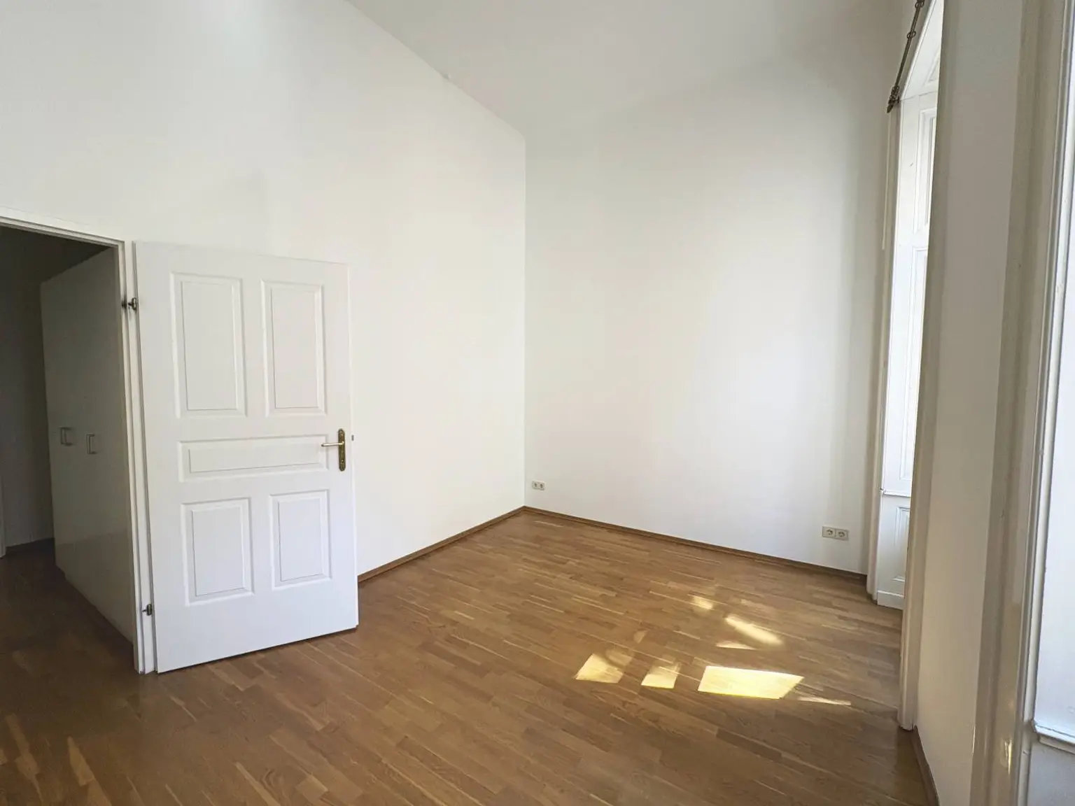 Großzügiges 3-Zimmer Altbaujuwel -
Nähe Altes AKH