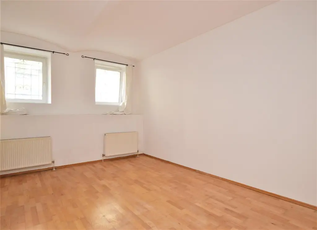 Seltene Gelegenheit - charmanter Altbau: Zwei Wohneinheiten im Herzen von Penzing