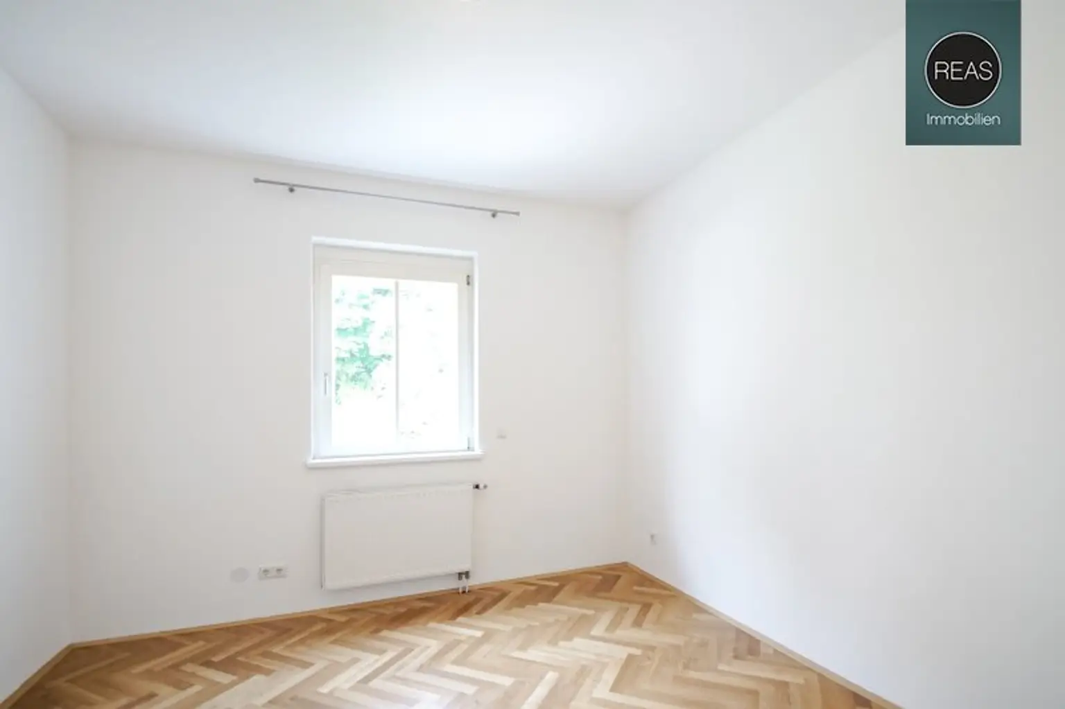 Traumwohnung mit Balkon, Terrasse und Garage in exklusiver Gartenanlage bei der Hohen Warte!
