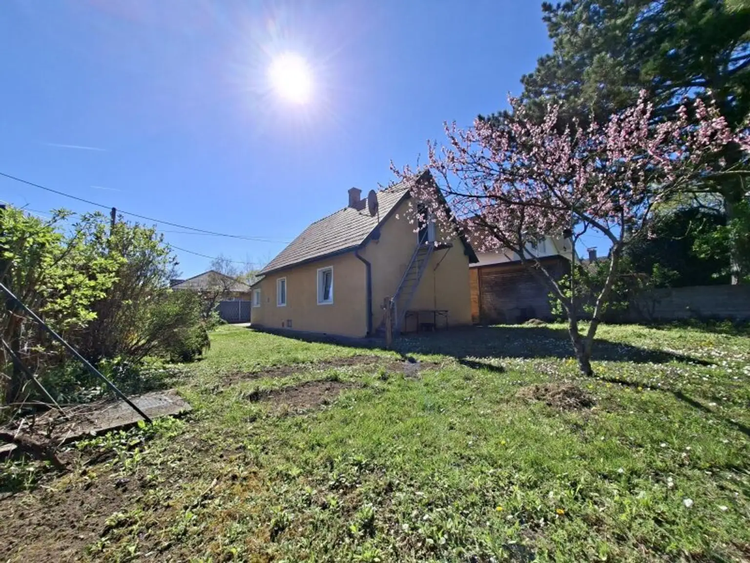 Hausansicht vom Garten